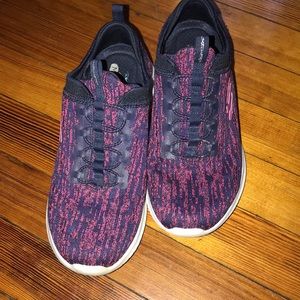 💜Gently used sketchers memory foam size 7.5💜